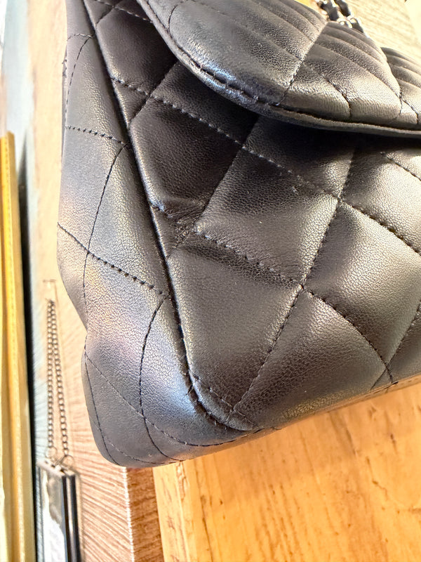 Chanel Jumbo Classic flap - black lambskin leather