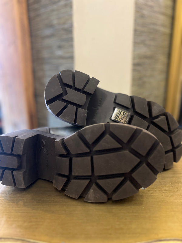 Tory Burch Chelsea boot size 5