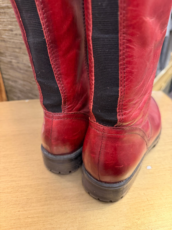 Tamarins terracotta red leather long boots Size 4