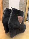 Unisa Black Suede shoes size 6