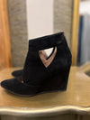 Unisa Black Suede shoes size 6