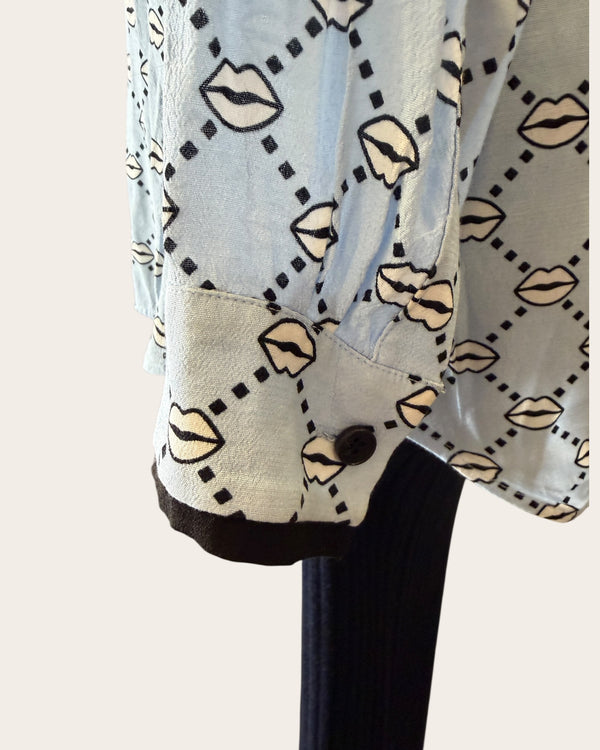 Markus Lupfer lips shirt size 8