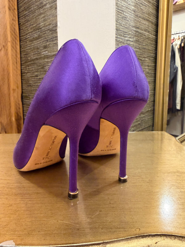 Monolo Blahnik purple heels size 38.5