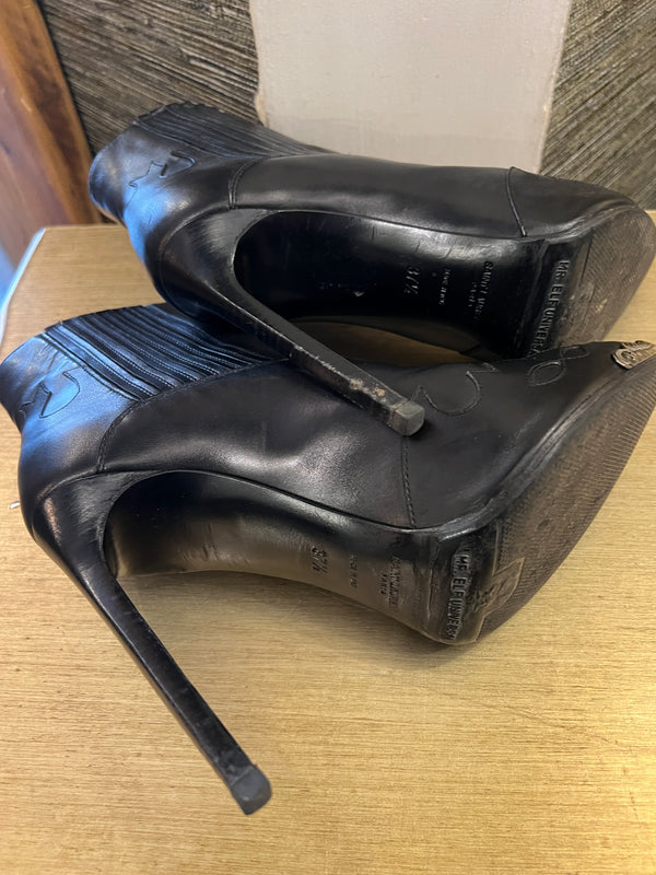 YSL black cowboy ankle boots 37.5