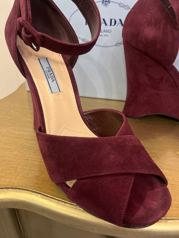 Prada Berry Suede heels size 40