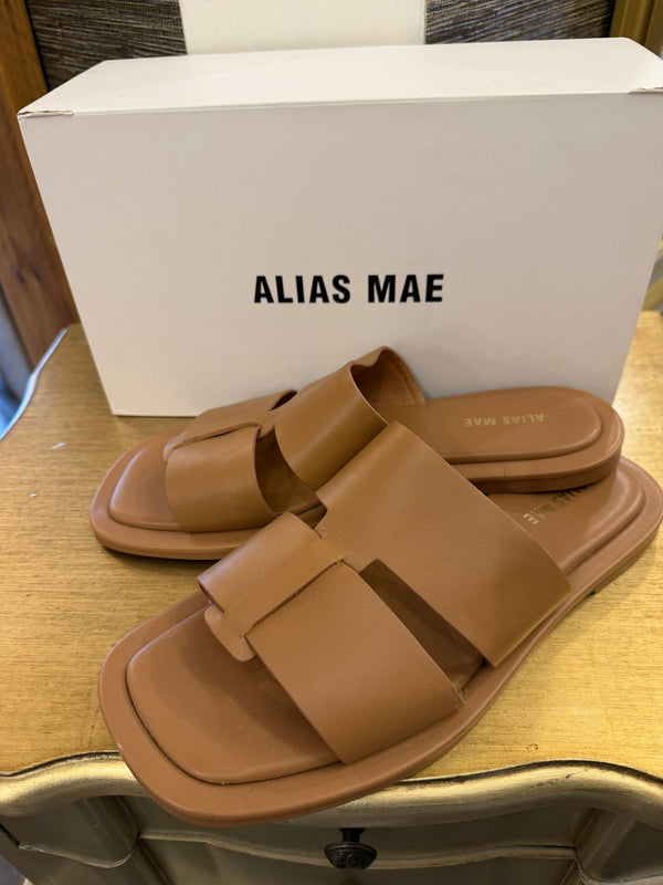 Alias Mae camel flat sandals size 40