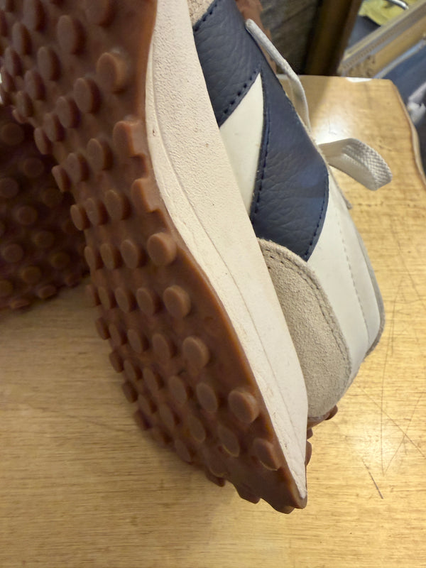 New Balance 327 Trainers | Size 5.5