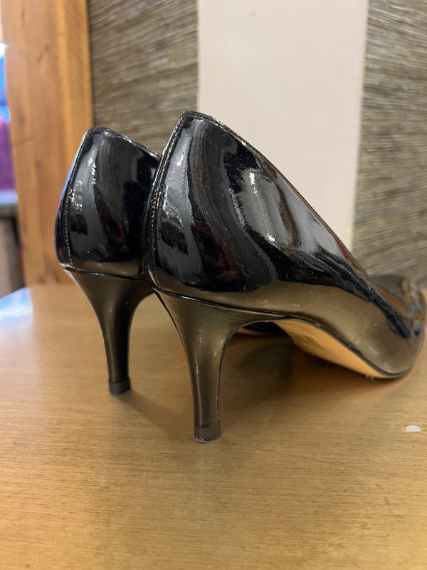 L K Bennett black Patent shoes size 38.5