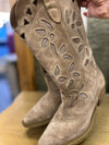 Daniel beige cowboy boots size 6