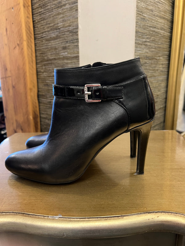 Ralph Lauren Black leather boots size 6.5