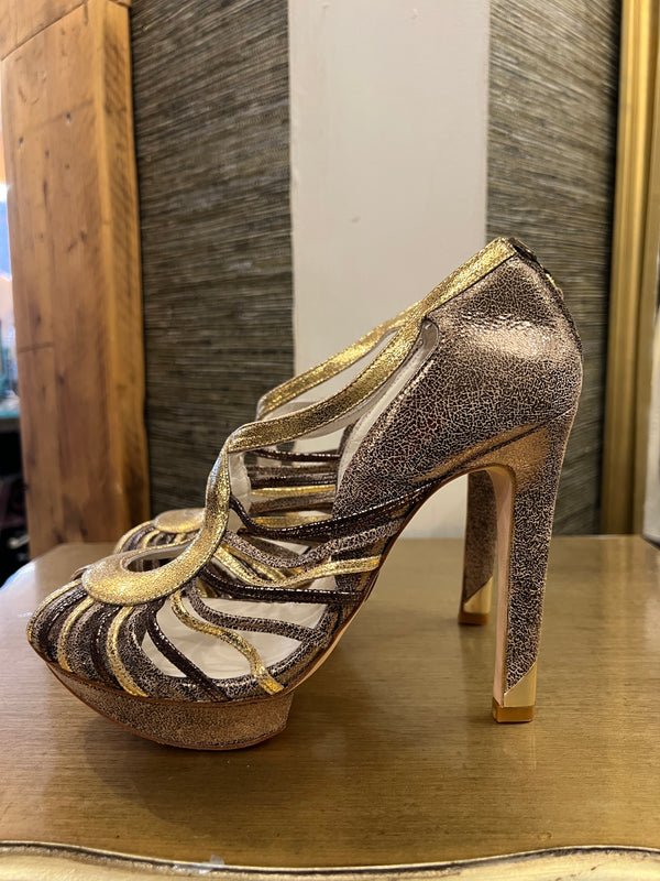 Strutt Couture gold sandals size 40