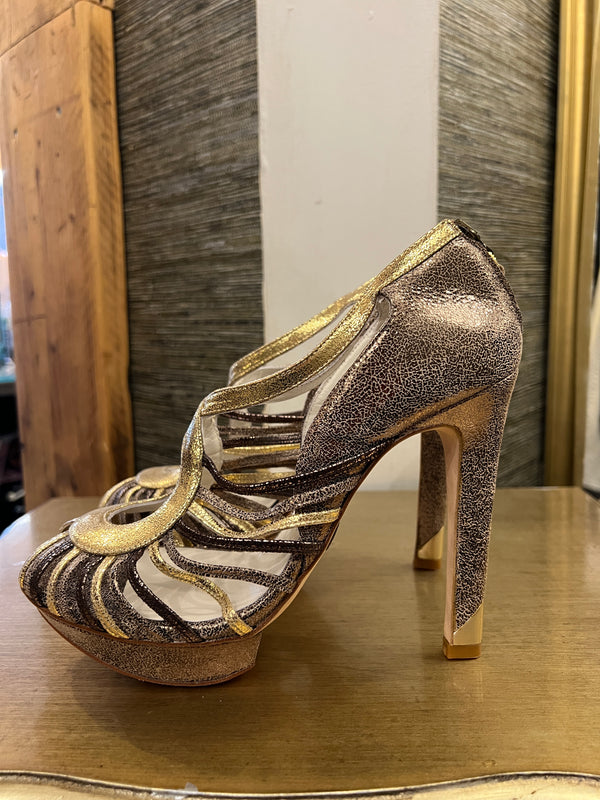 Strutt Couture gold sandals size 40