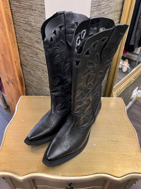 Daniel black cowboy boots Size 6