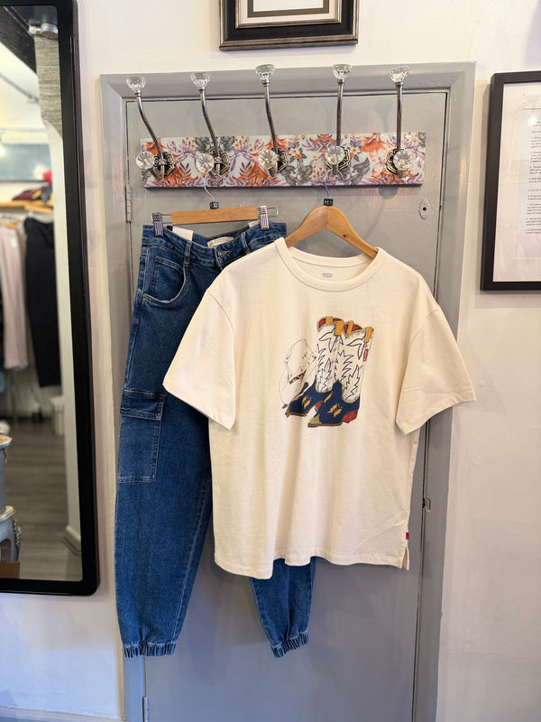 Levi cowboy t/shirt size medium