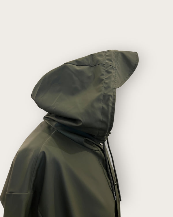 Rain’s Khaki Mac size Medium