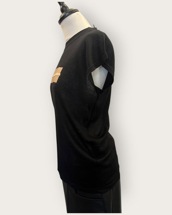 Nu Black t-shirt size small