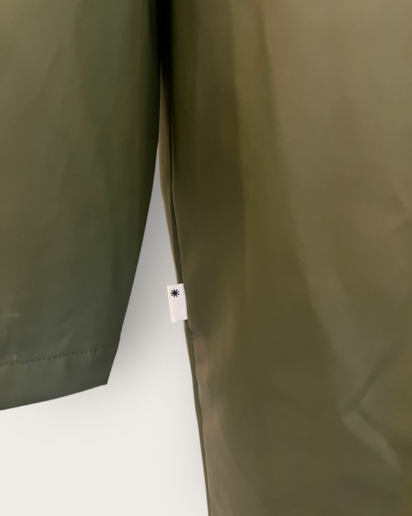 Rain’s Khaki Mac size Medium