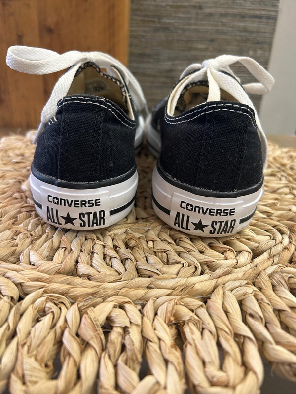 Converse black size 4