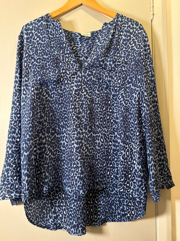 Mercy Delta blue animal print shirt Size Medium