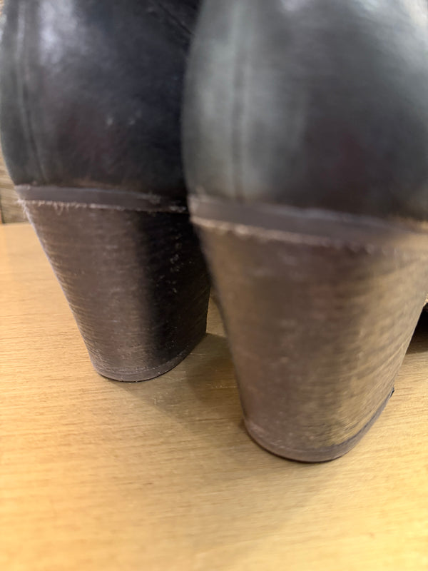 Steve Madden black boots Size 6