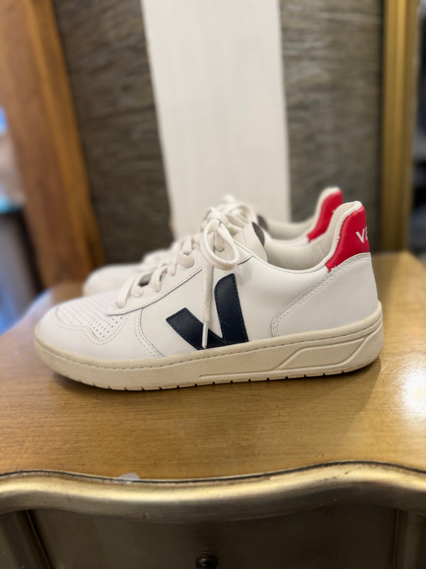 Vega white, red/navy trainers size 7