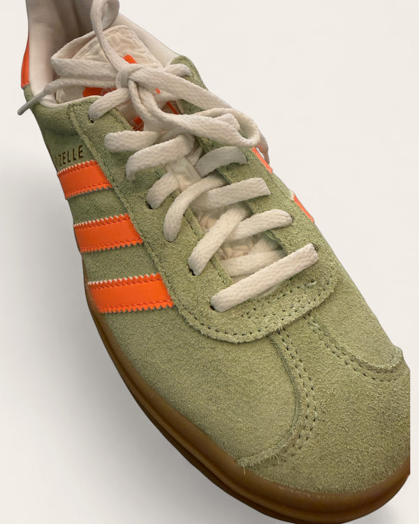 Adidas gazelle green and orange size 5