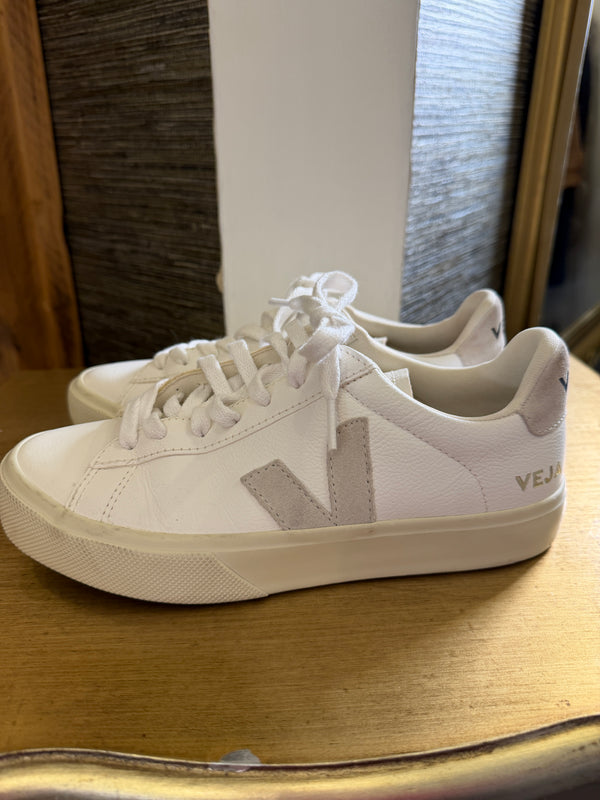 Vega Natural trainer size 37