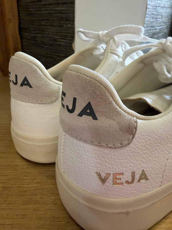 Vega Natural trainer size 37