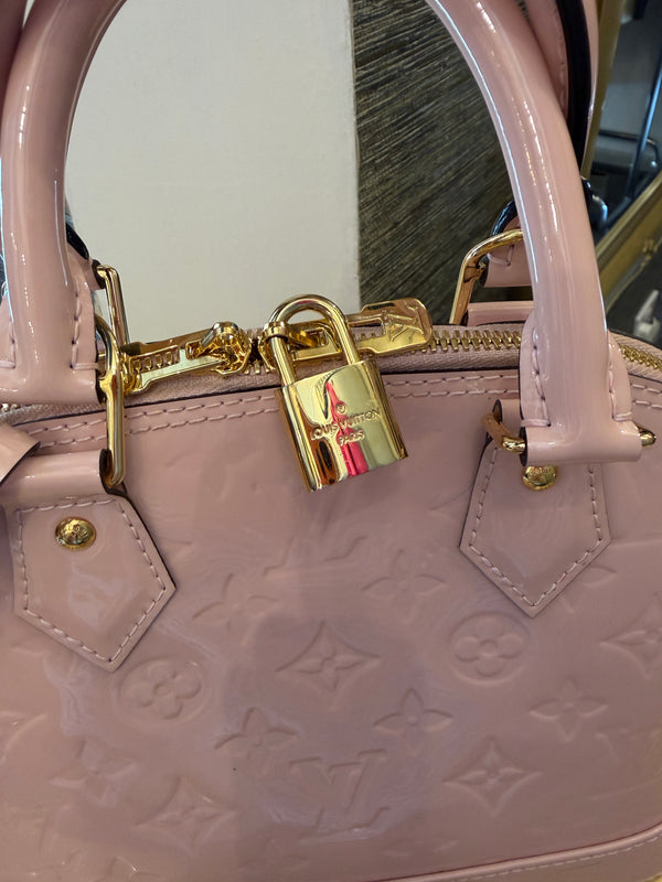 Louis Vuitton Alma BB handbag in Rose ballerine Monogram Vernis