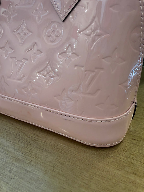 Louis Vuitton Alma BB handbag in Rose ballerine Monogram Vernis