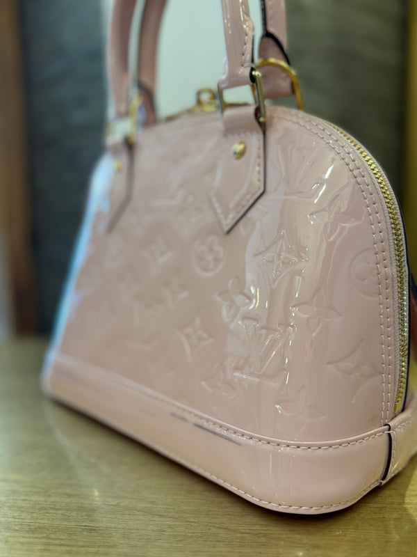 Louis Vuitton Alma BB handbag in Rose ballerine Monogram Vernis