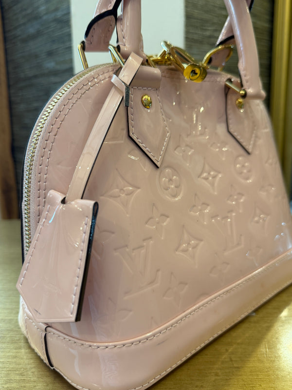Louis Vuitton Alma BB handbag in Rose ballerine Monogram Vernis