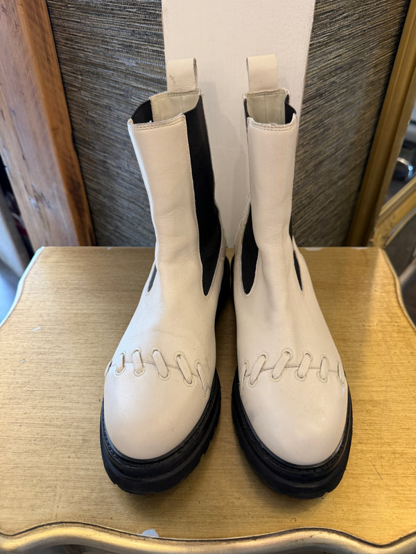Ted Baker ivory Chelsea boots size 7