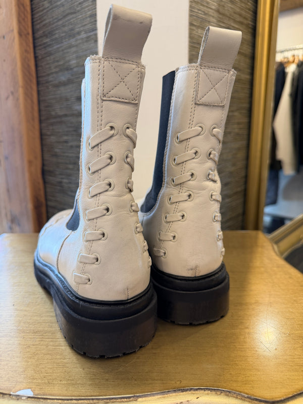 Ted Baker ivory Chelsea boots size 7