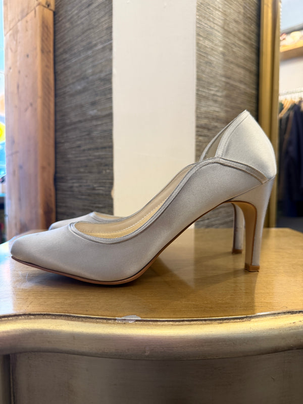 Rainbow silver shoes size 6.5