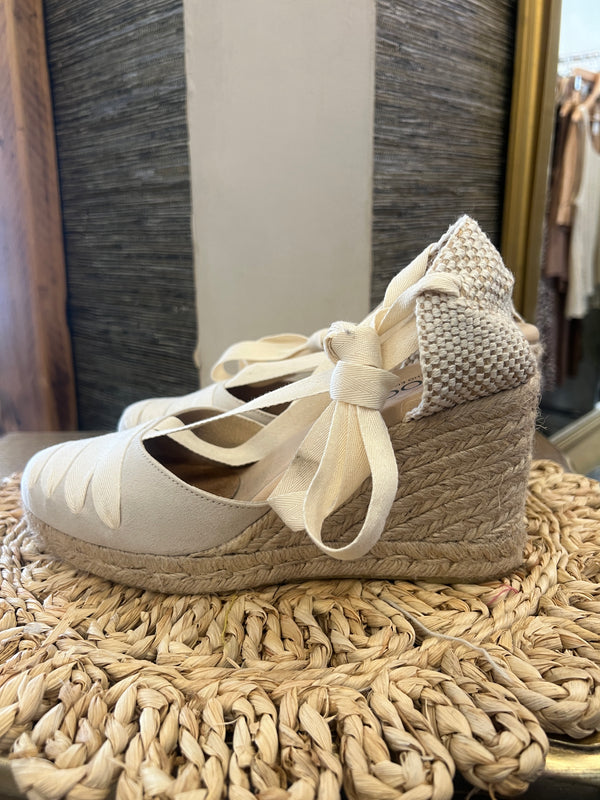 ‘In vogue’ cream espadrilles size 40