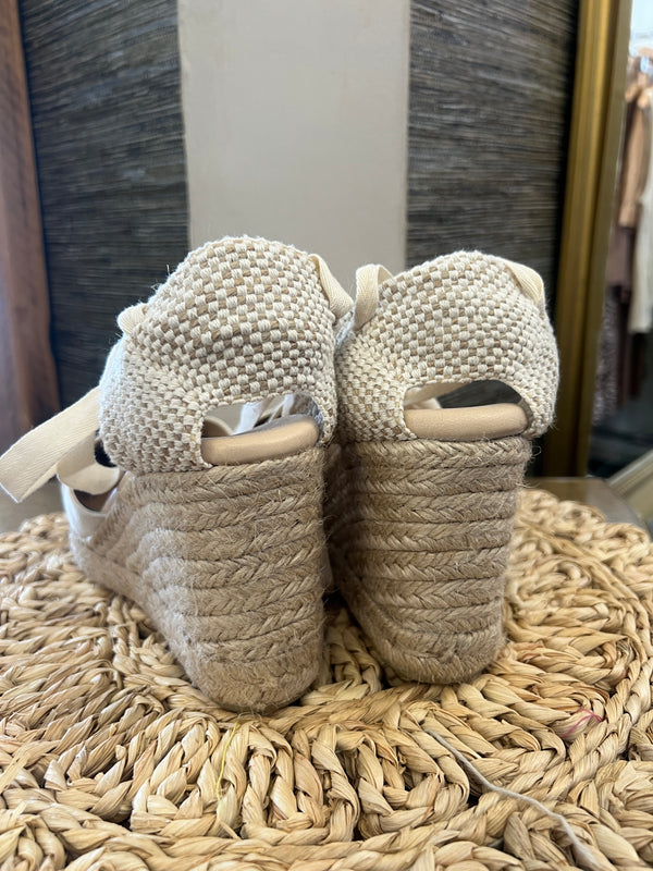 ‘In vogue’ cream espadrilles size 40