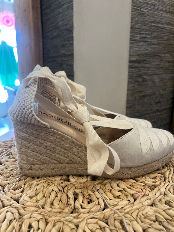 ‘In vogue’ cream espadrilles size 40