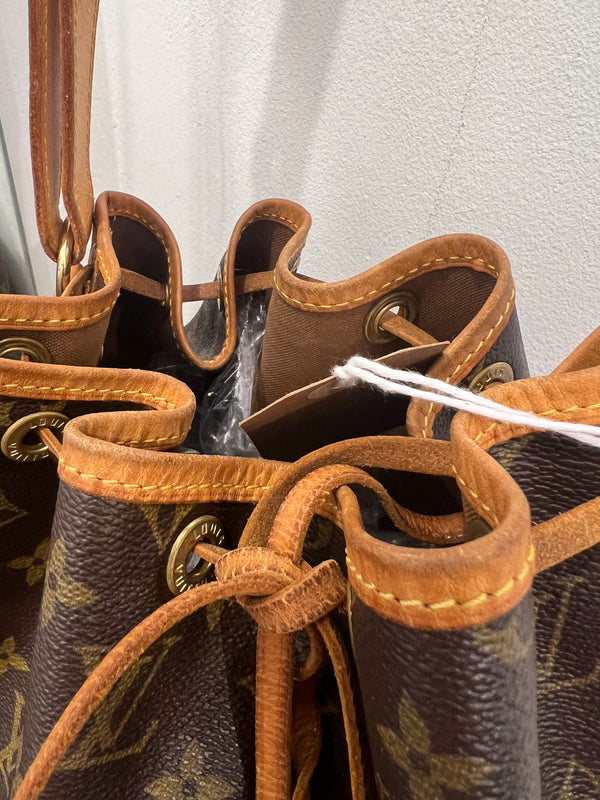 Louis Vuitton Noa bucket bag