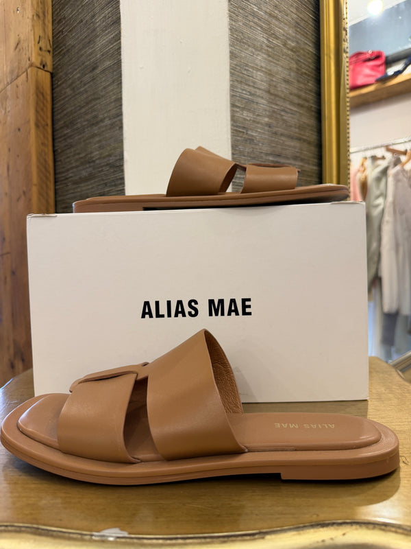 Alias Mae camel flat sandals size 40