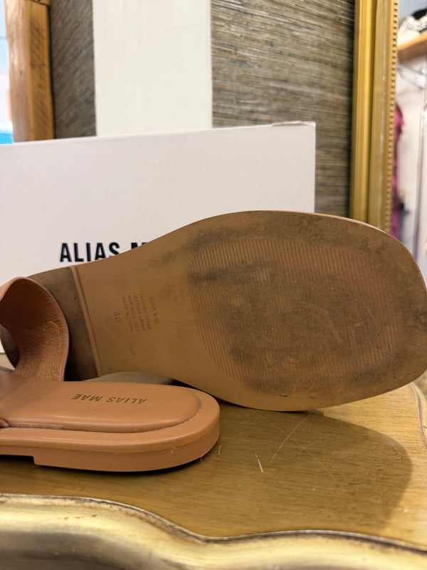 Alias Mae camel flat sandals size 40