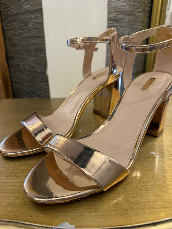 Carvela rose gold block heel sandals size 40
