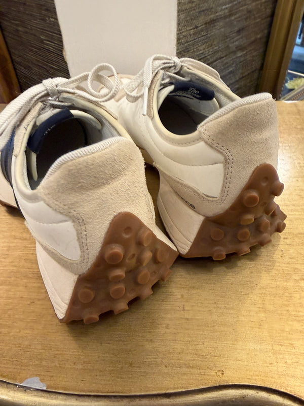 New Balance 327 Trainers | Size 5.5