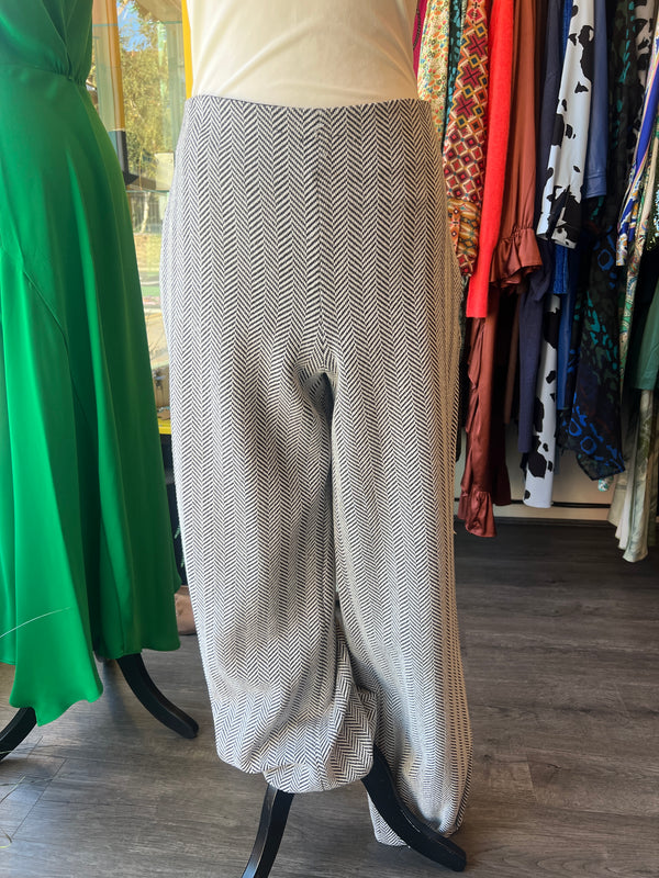 Armani Herringbone trouser suit 46/L