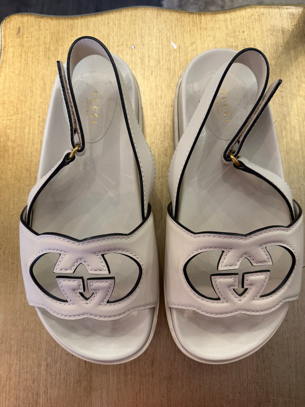 Gucci White interlocking sandals size 40