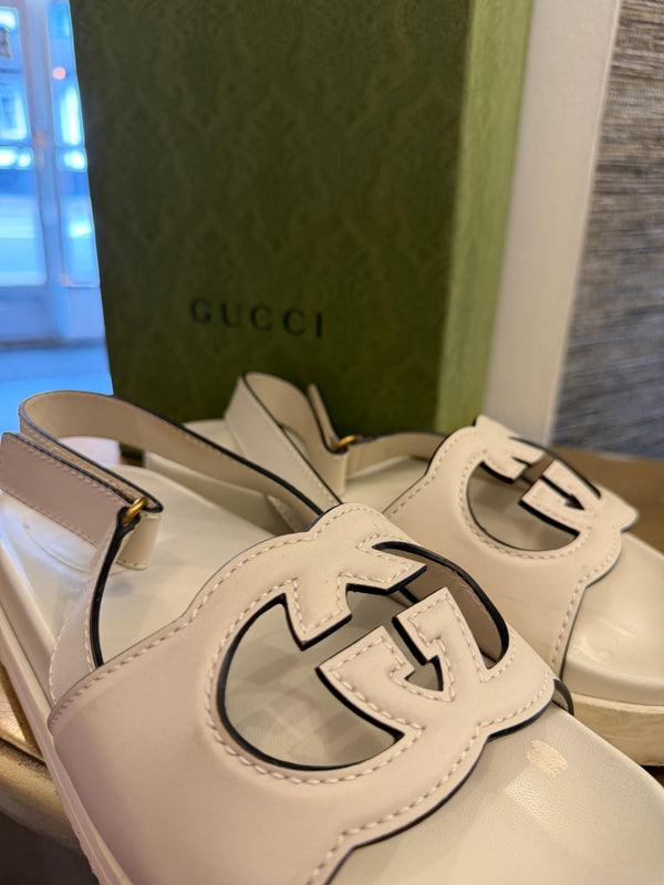 Gucci White interlocking sandals size 40