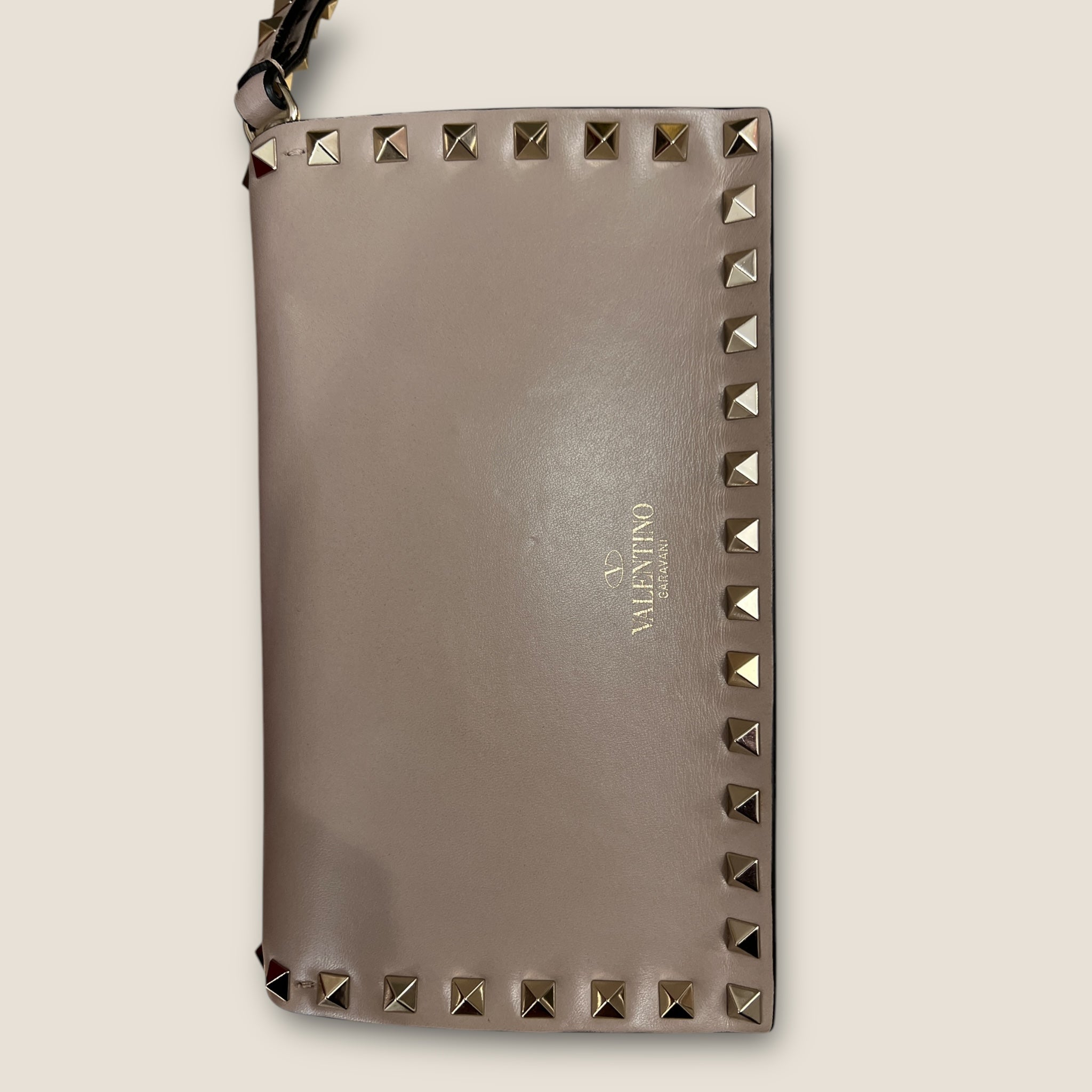 Valentino Garavani Rockstud leather nude clutch bag