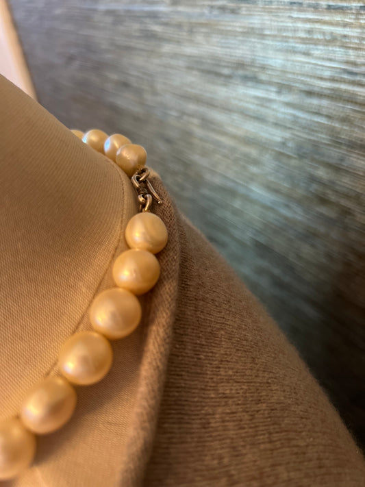 Baroque White pearl short necklace